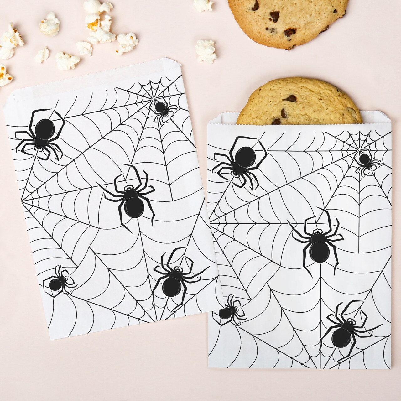 Big Dot of Happiness Creepy Spiders White Paper Treat Bags, Halloween Party Individual Candy Snack Favors, Greaseproof Sandwich Cookie Bags - 25 Count